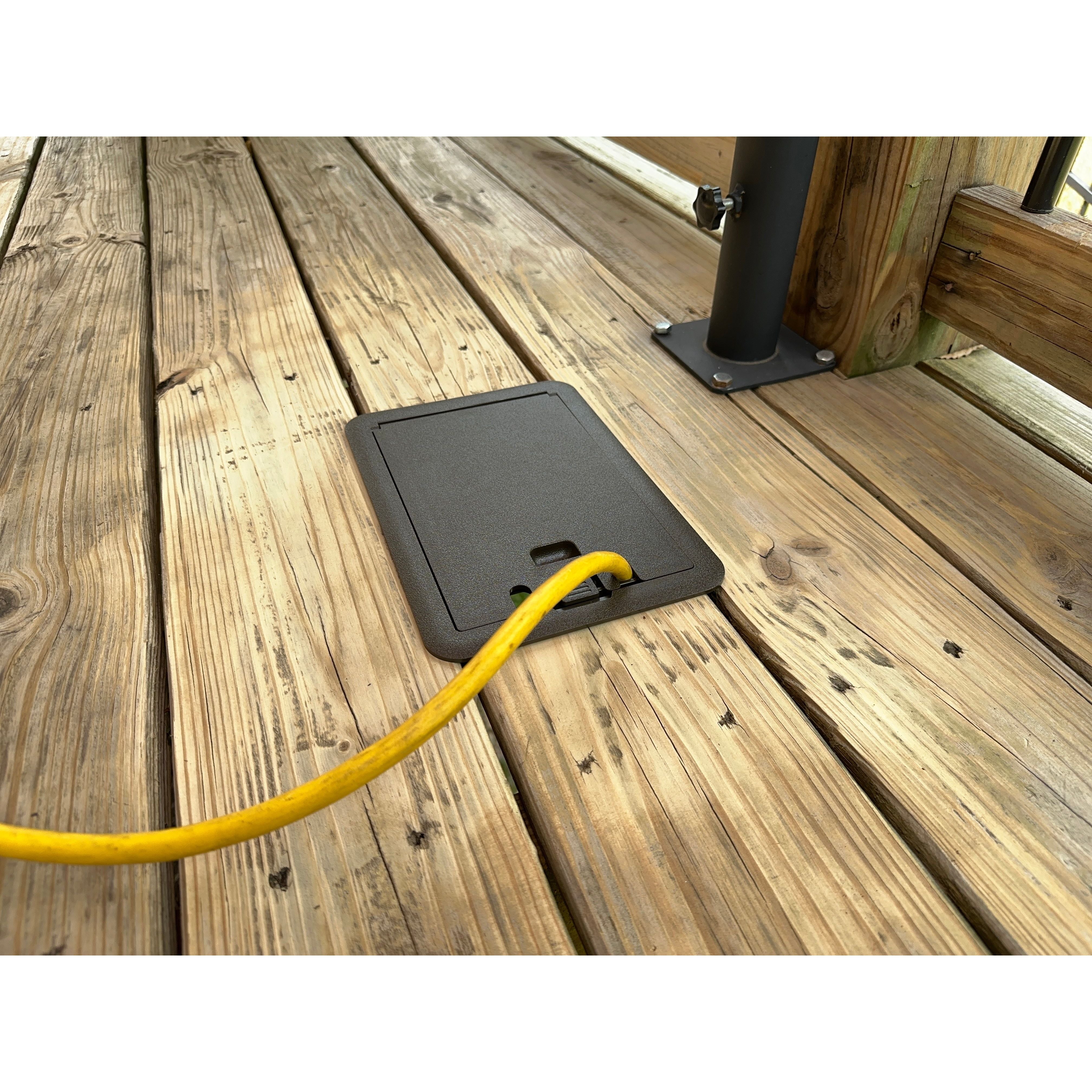 Lew Electric DB-1-DB Weatherproof Outdoor Deck Box decora Opening